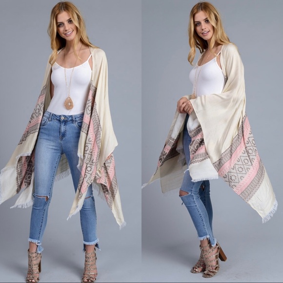 Sweaters - 🆕Tribal print cardi wrap